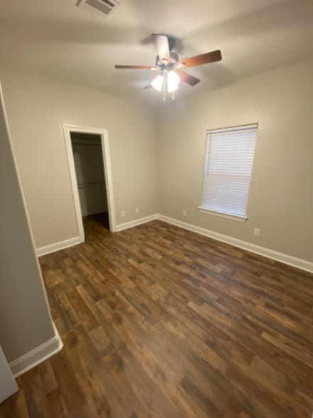 Building Photo - 102 Glade Blvd