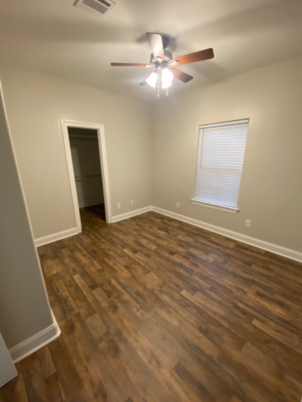 Building Photo - 102 Glade Blvd