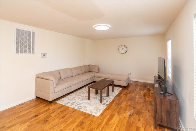 Building Photo - 62 Bristol Cir