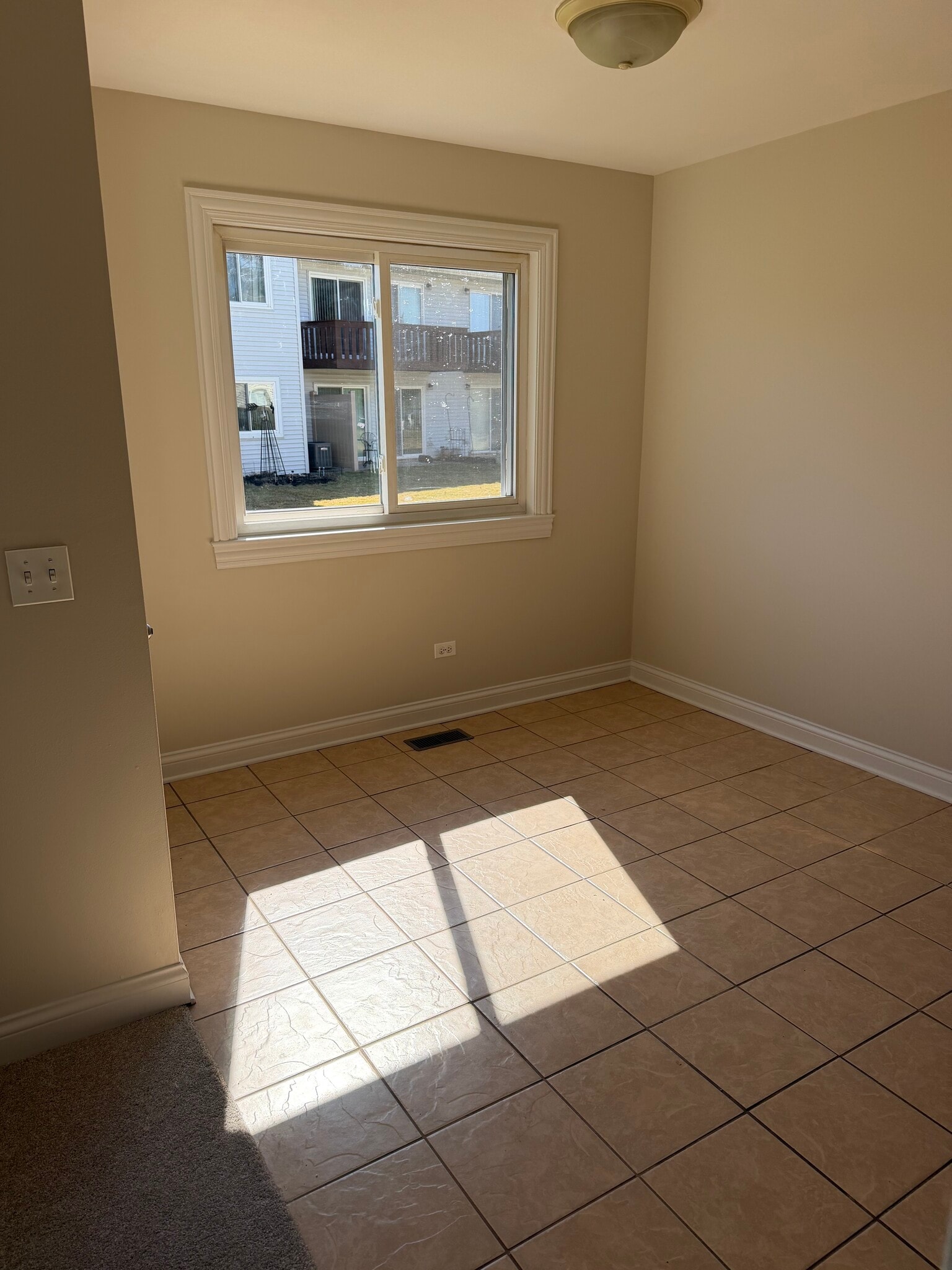 Building Photo - 681 Thorntree Ct