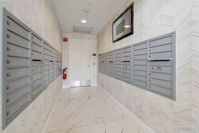 Building Photo - 45 W 3rd St