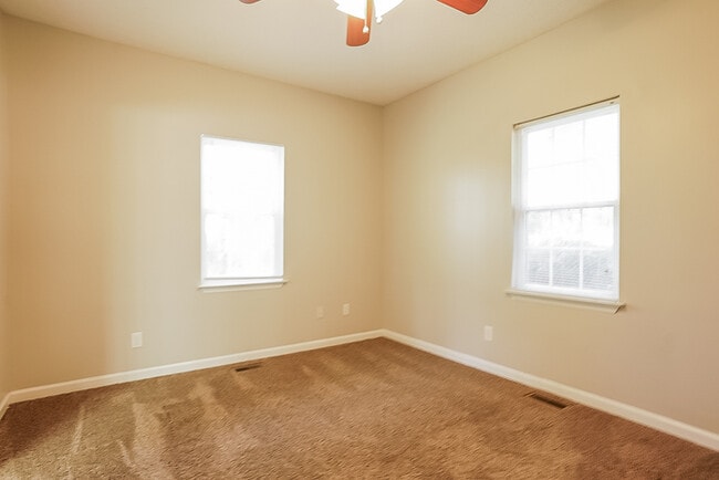Building Photo - Charming 3 Bedroom Home in Graniteville