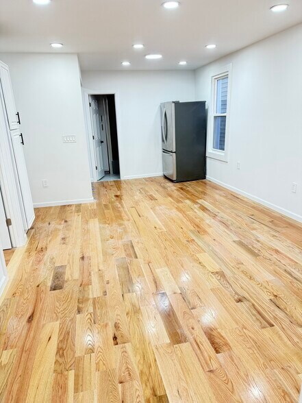 Building Photo - 9735 77th St