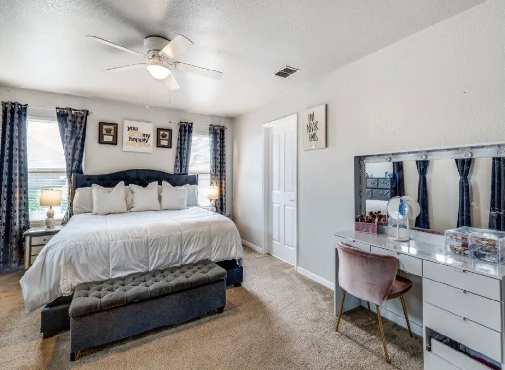 Building Photo - 6035 Enchantment