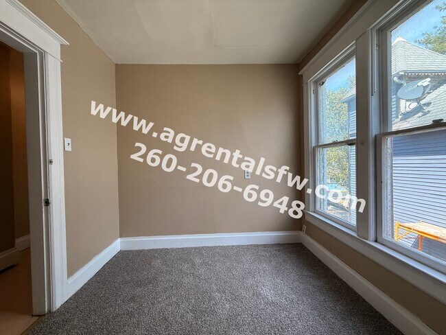 Building Photo - 911 W Creighton Ave