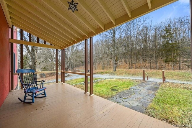 Building Photo - 948 Craigville Rd