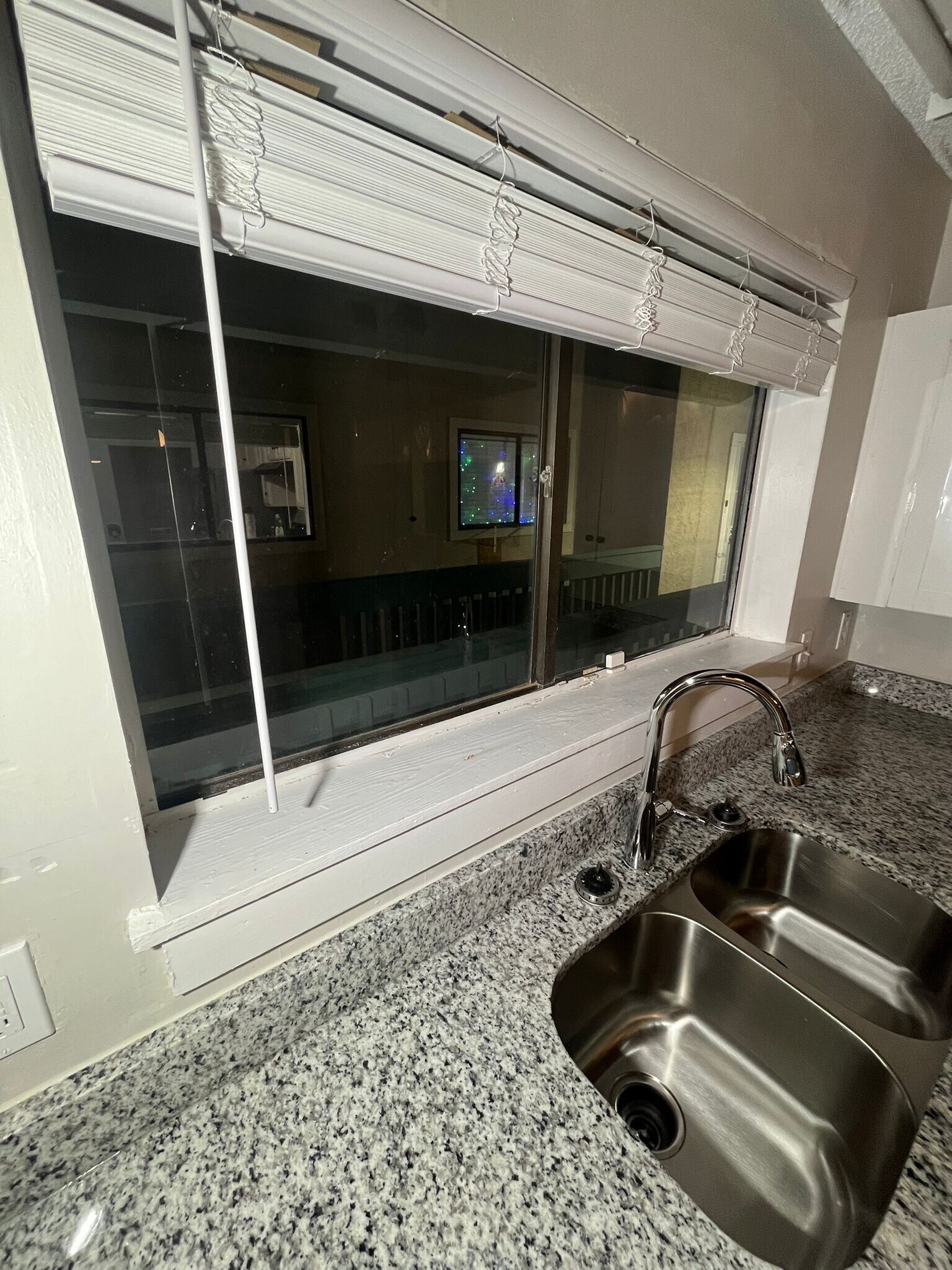 Building Photo - 3575 Oakvale Rd