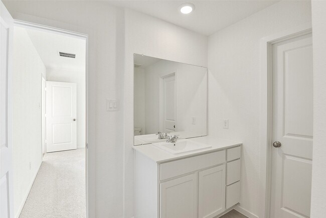 Building Photo - 16818 Great Highlands Dr
