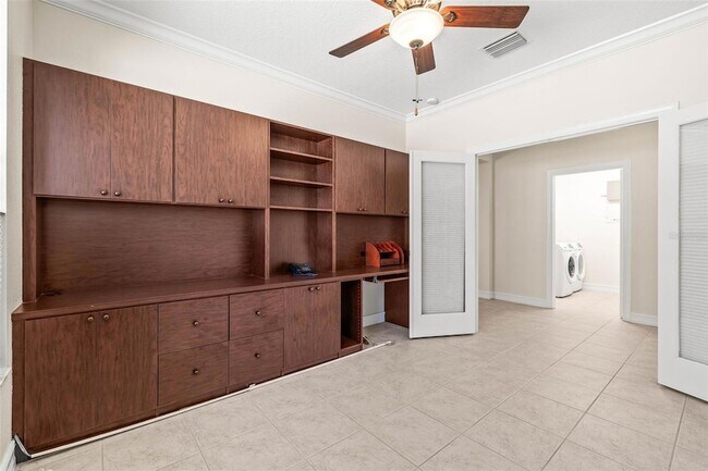 Building Photo - 4949 Sandy Brook Cir