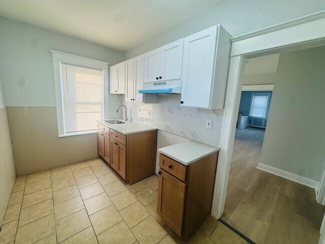 Building Photo - Rehabbed 3bd/1.5bth House with Backyard!! SECTION 8 ONLY!!