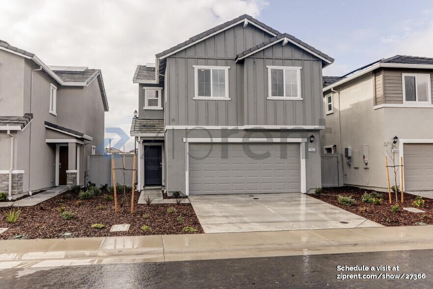 Building Photo - 2056 Shady Tree Cir