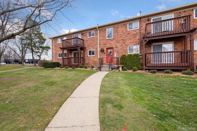 Building Photo - 42536 Woodward Ave