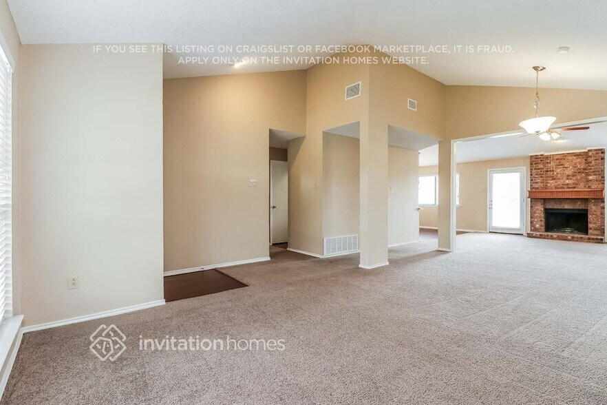 Building Photo - 1741 Canterbury Ln