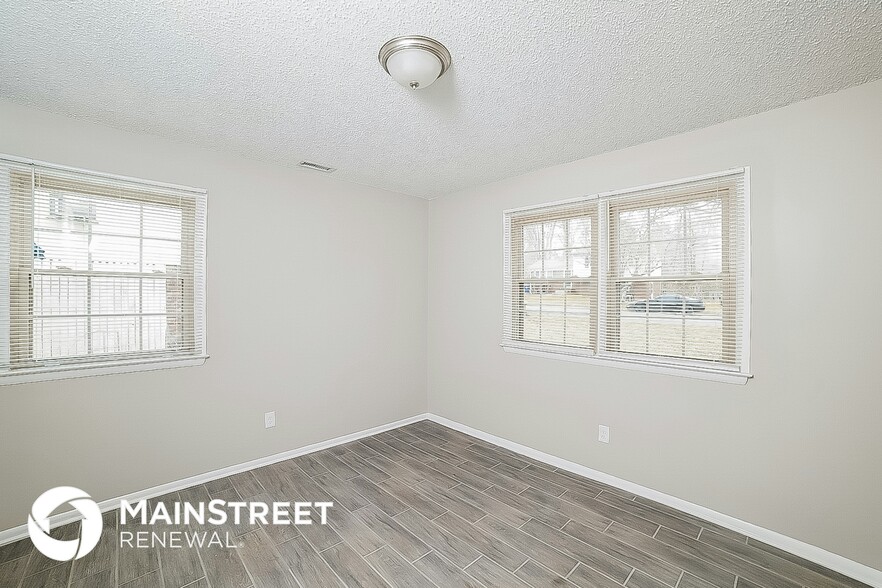 Building Photo - 470 Creekway Dr