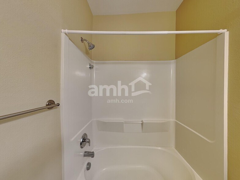 Building Photo - 209 Homestead Way