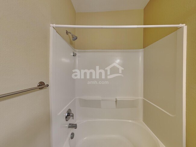 Building Photo - 209 Homestead Way