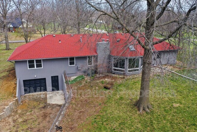 Building Photo - 2081 Willow Ln