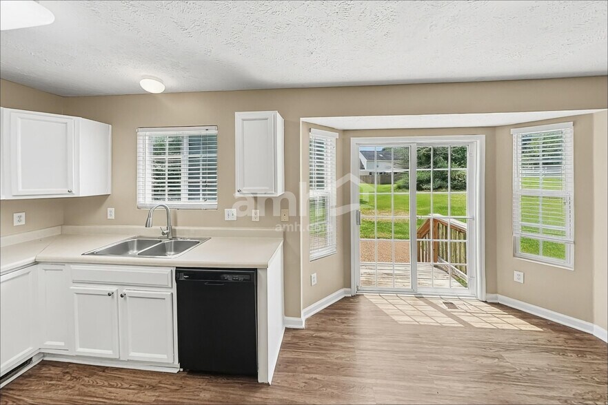 Building Photo - 2315 Hayward Ln