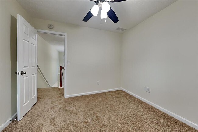 Building Photo - 1595 Stephens Pond View