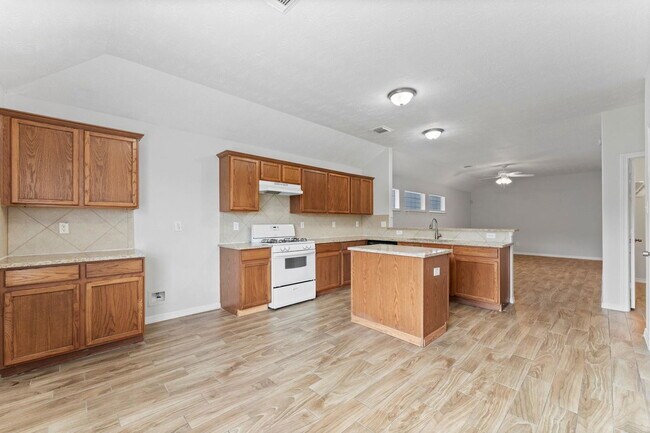 Building Photo - 5041 Willow Point Dr