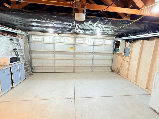 Building Photo - Charming Everett Home with Spacious Backyard, Garage, and Bonus Flex Spaces