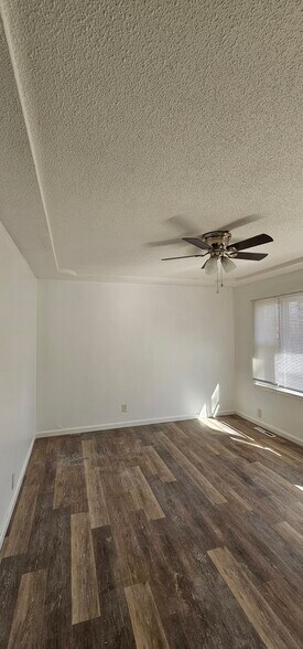 Building Photo - 10716 Bennington Ave