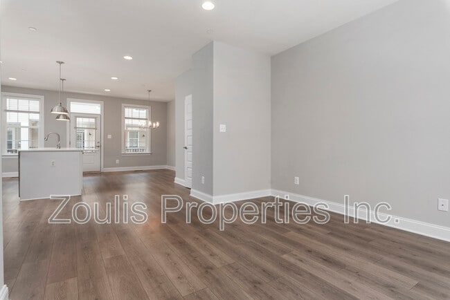 Building Photo - 43 A - L E Gordon St