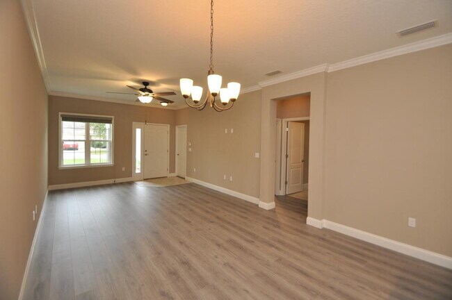 Building Photo - 3 Bed 2 Bath Modern Duplex in Seminole Woods