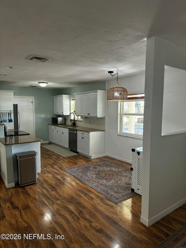 Building Photo - 1926 71st Ave