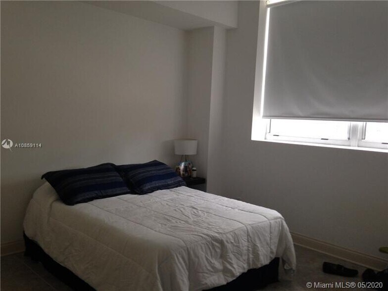 Building Photo - 111 E Flagler St