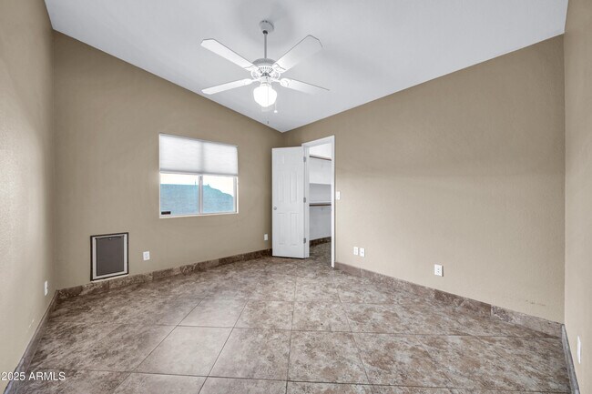 Building Photo - 5639 E Aire Libre Ave