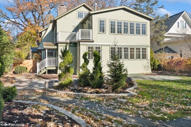 Building Photo - 619 Forest Ave