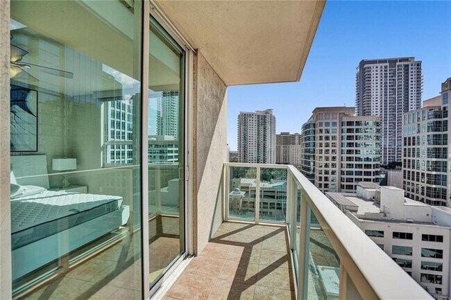 Building Photo - 350 SE 2nd St