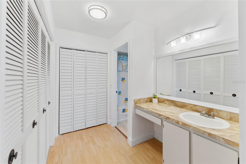 Building Photo - 5344 Lowell Ave