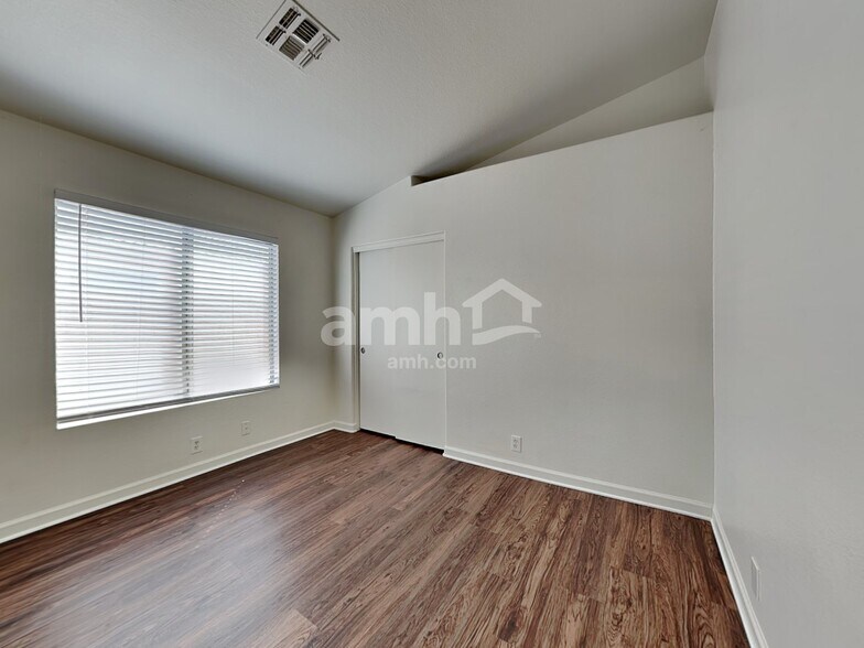 Building Photo - 9255 W Brown St