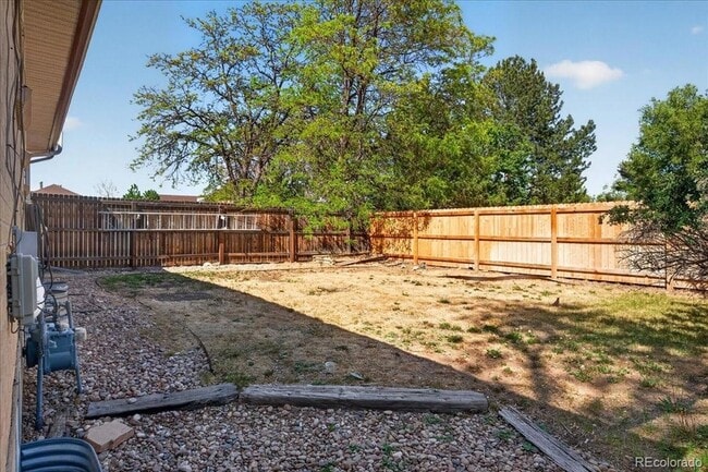 Building Photo - 9050 N Elm Ct