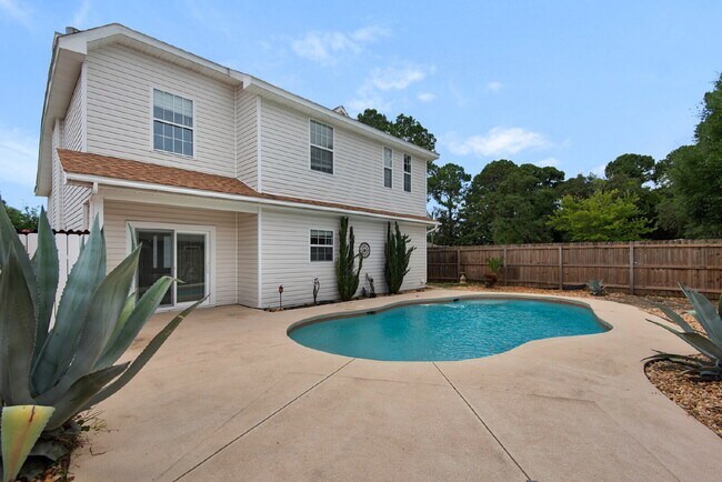 Building Photo - 879 Van Dyke Dr