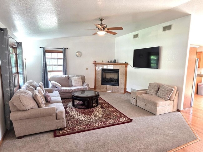 Building Photo - Updated 4 bedroom Greenfield ranch home