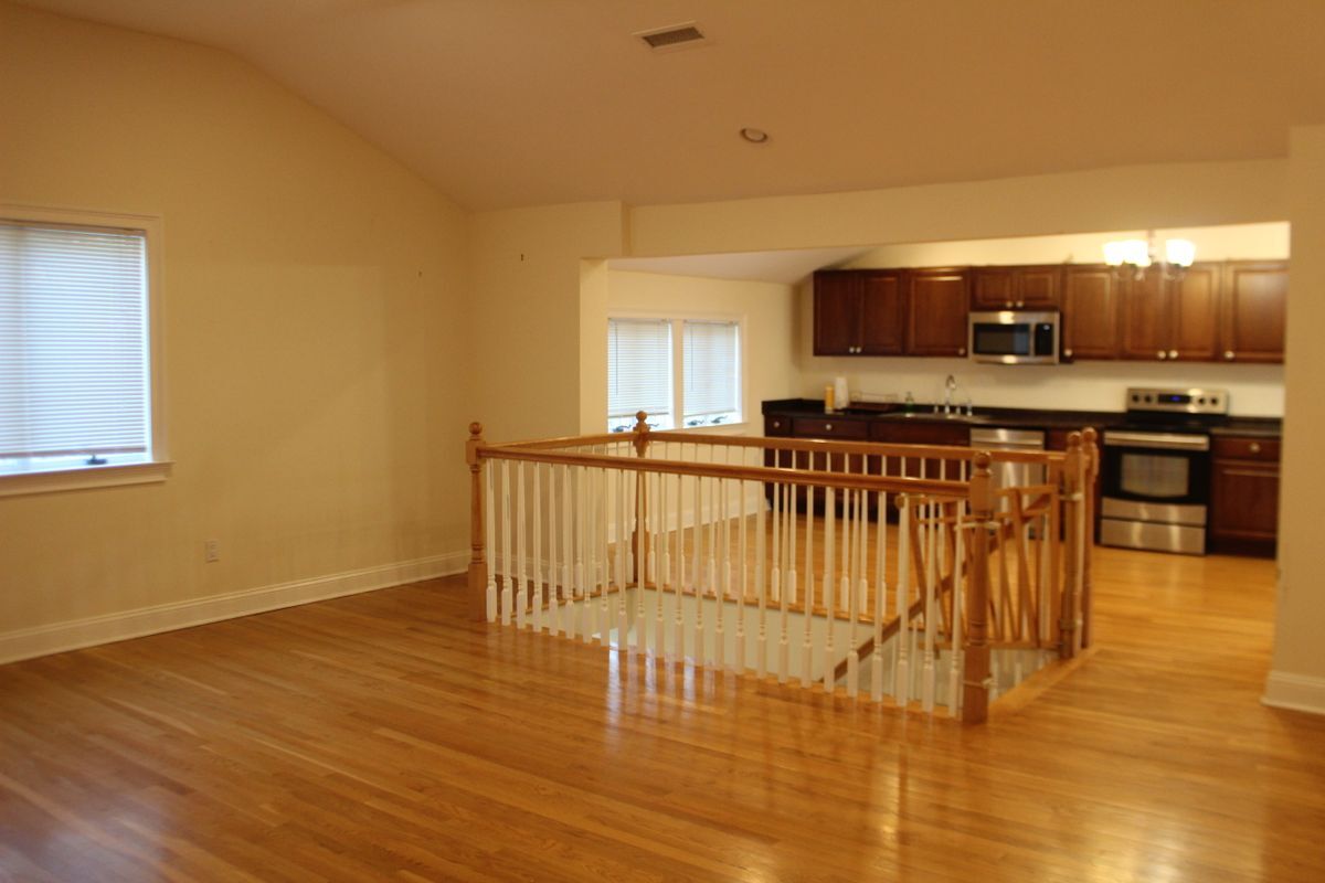 Building Photo - 58 Mahopac Ave