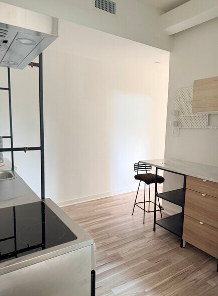 Building Photo - 3012 Castiglione St