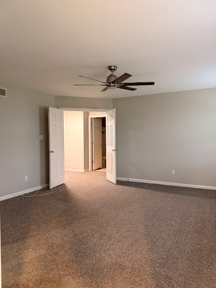 Building Photo - 509 Bluegrass Dr