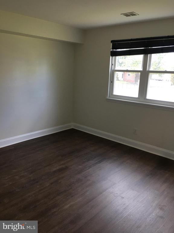 Building Photo - 12 Reliance Ct