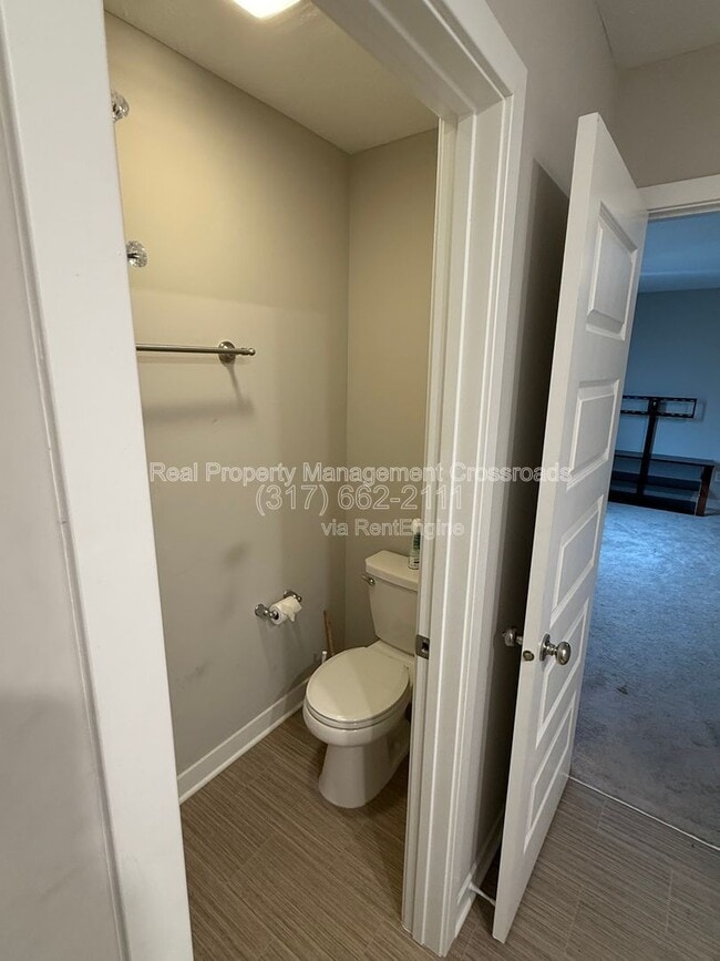 Building Photo - 8754 Laurelton Pl