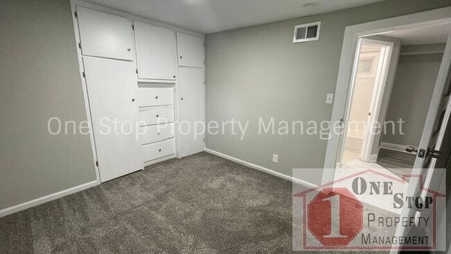 Building Photo - Beautiful 4 Bedroom 2 Bathroom Home in Kan...