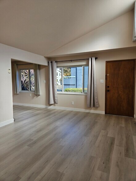 Building Photo - 1312 Solano Ave