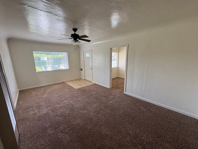 Building Photo - Charming NW Visalia Home Available Now!