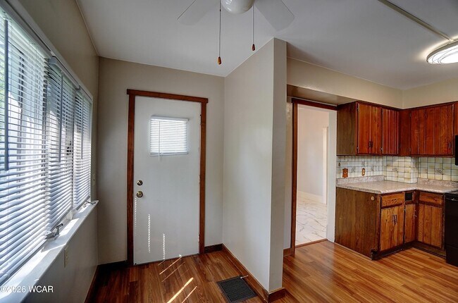Building Photo - 961 S West St