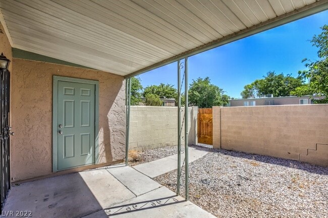 Building Photo - 5915 Vegas Dr