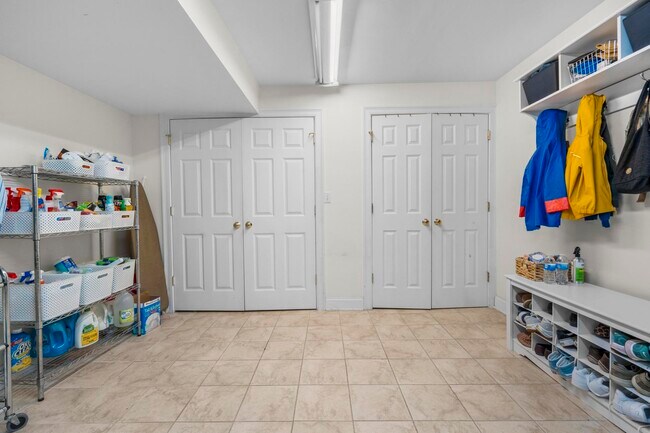 Building Photo - 85 Camp Ave