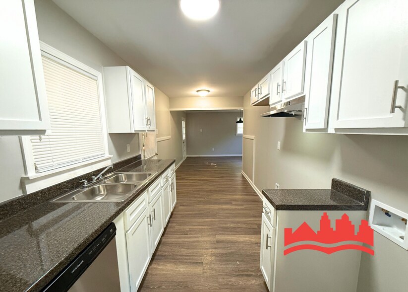 Building Photo - Charming and Updated 3-Bedroom Home for Rent!